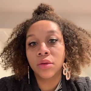 Meet your Posher, Jammella